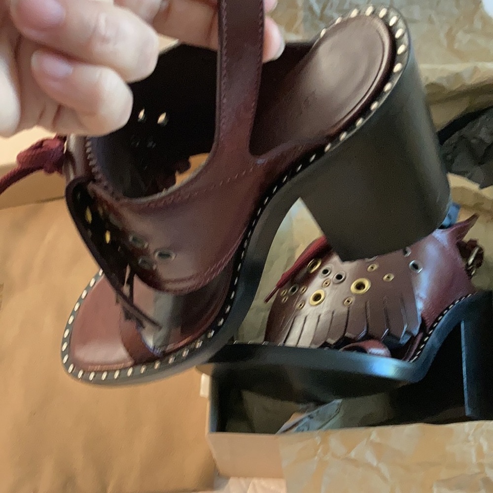 Authentic Burberry English Icons Beverly Block Sandals